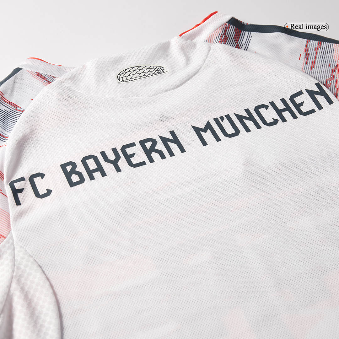 OLISE #17 Bayern Munich Maillot Extérieur 2025/26 Blanc Joueur