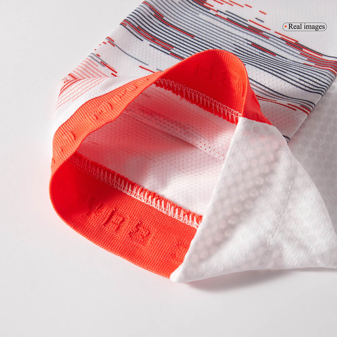 OLISE #17 Bayern Munich Maillot Extérieur 2025/26 Blanc Joueur