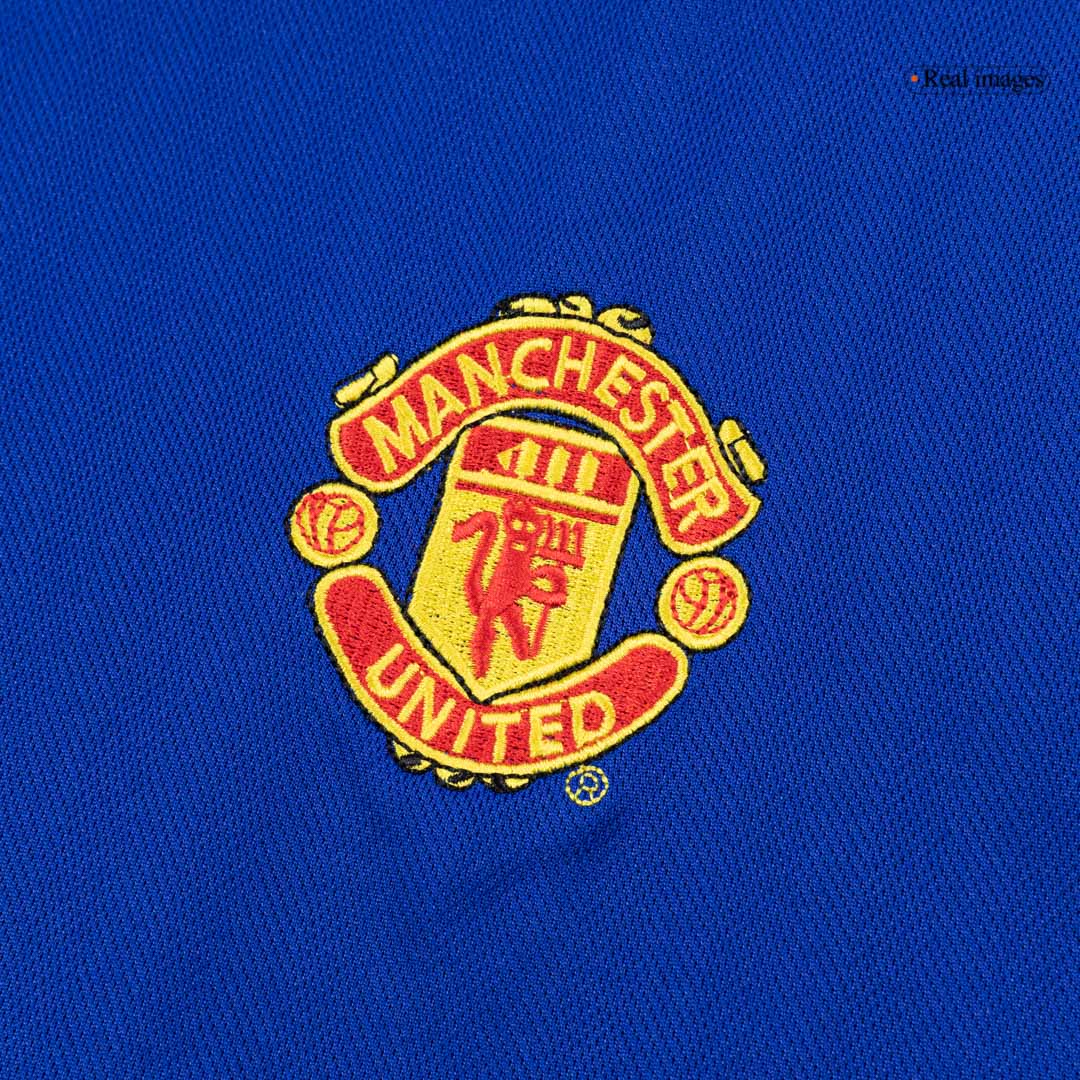 Retro Manchester United Away Shirt 2005/06 Blue