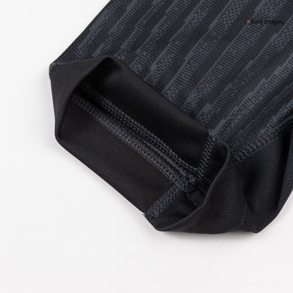 Maillot extérieur numéro quatre du PSG 2025/26 Noir